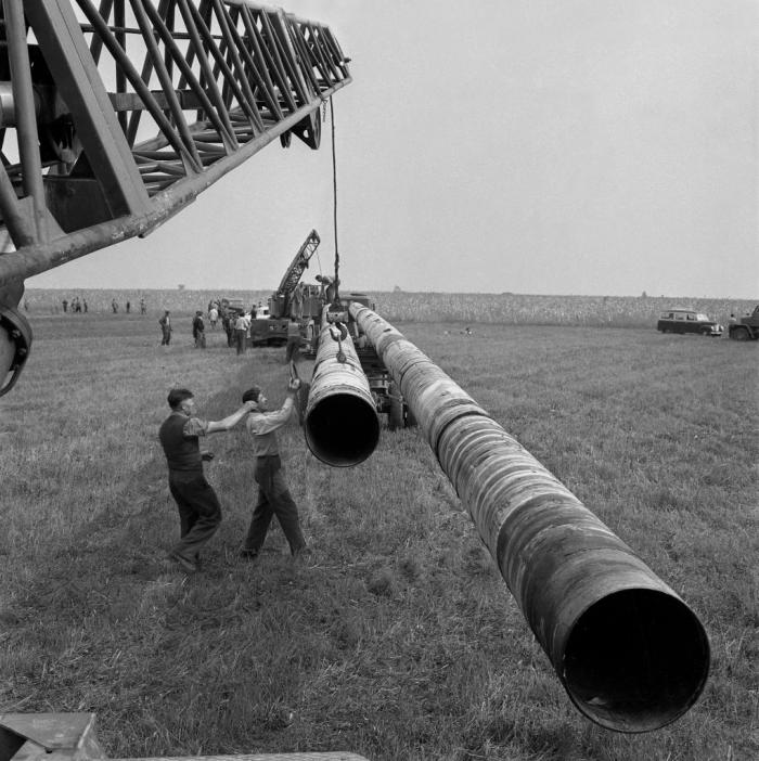 SEPTEMBER 1959 - first pipeline pieces